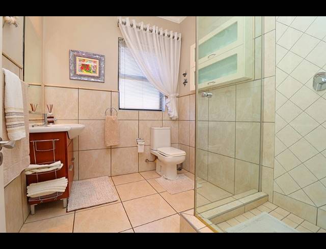 3 BEDROOM APARTMENT FOR SALE IN BEDFORDVIEW